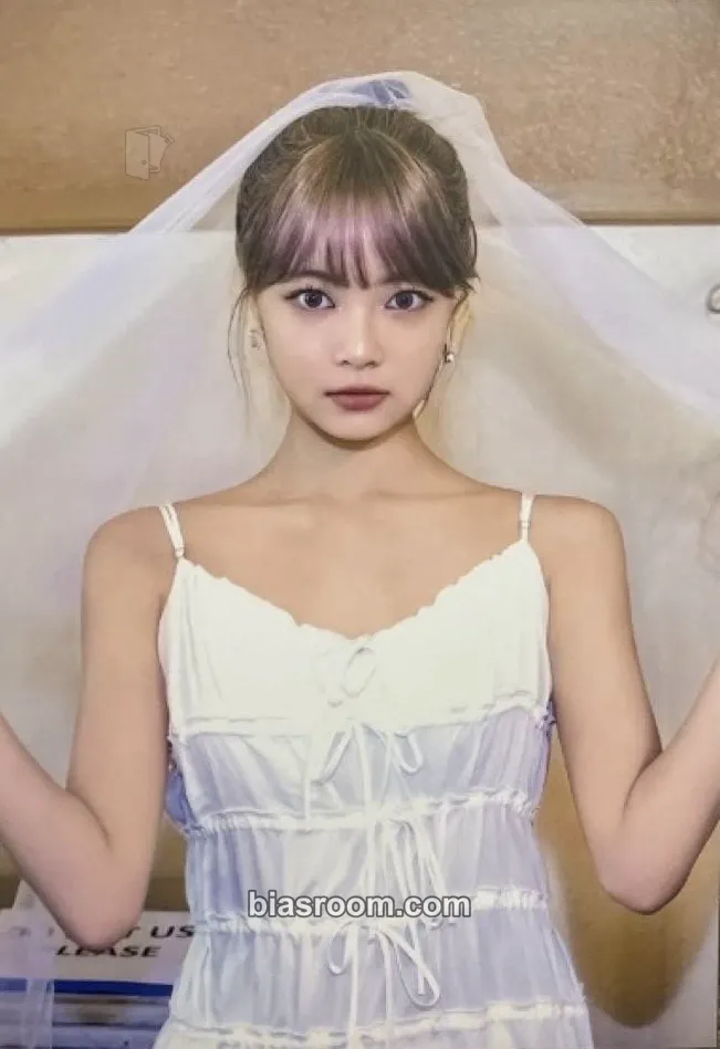 Hong Eunchae EASY Photocard - LE SSERAFIM - LE SSERAFIM K-pop photocard