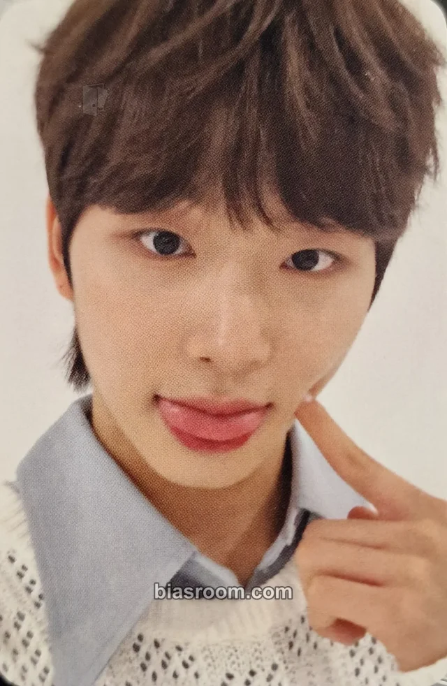 B.D.U - Minseo - B.D.U 2025 Seasons Greetings Other season's greetings pob (pre-order benefit)