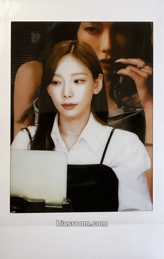 Taeyeon - Taeyeon - INVU Album polaroid video call (fancall) kmstation