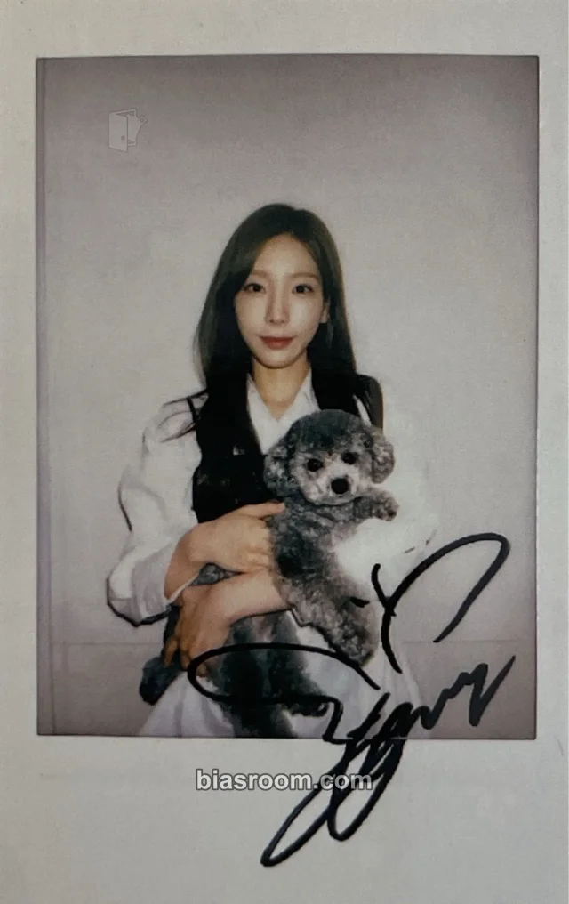 Taeyeon - Taeyeon - INVU Album kmstation printed signed polaroid video call (fancall)