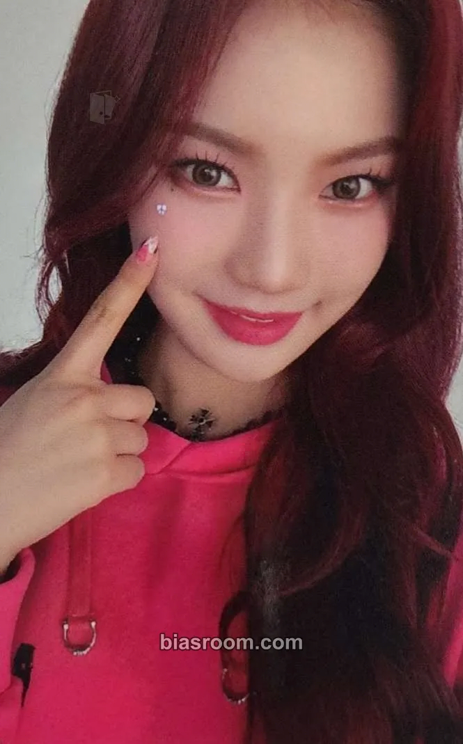 Isa Teddy Bear Photocard - STAYC - STAYC K-pop photocard