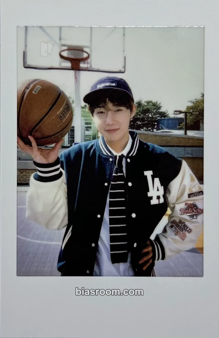 Sungkyu 2025 Season's Greetings Photocard - INFINITE - INFINITE K-pop photocard