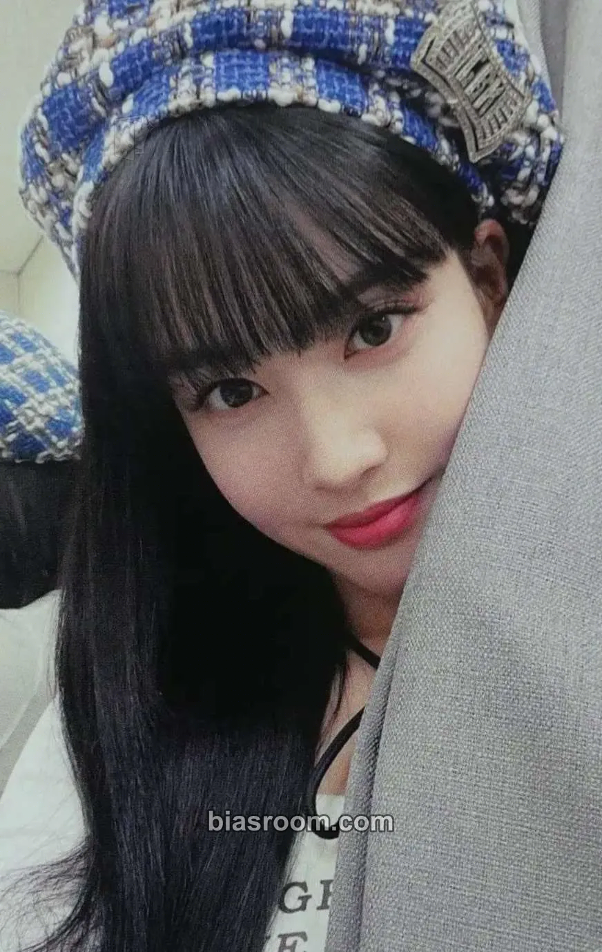 Yoon YOUNG-LUV.COM Photocard - STAYC - STAYC K-pop photocard