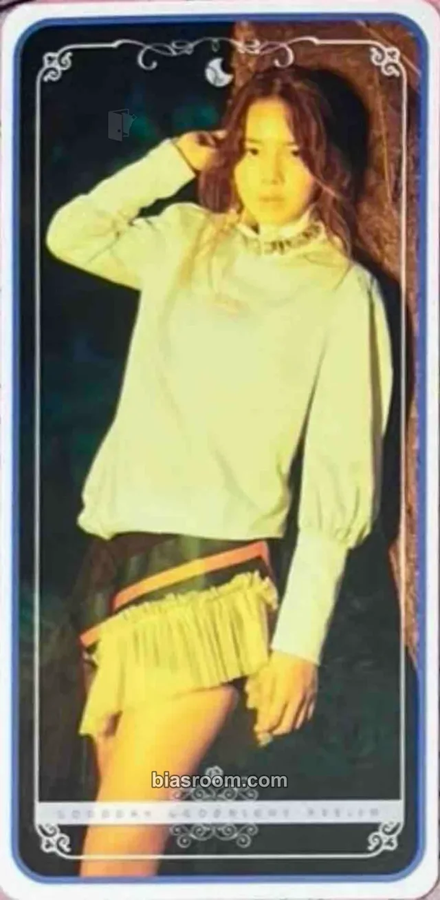 GOOD DAY - Heejin - All Day Good Day Album album photocard non-standard size