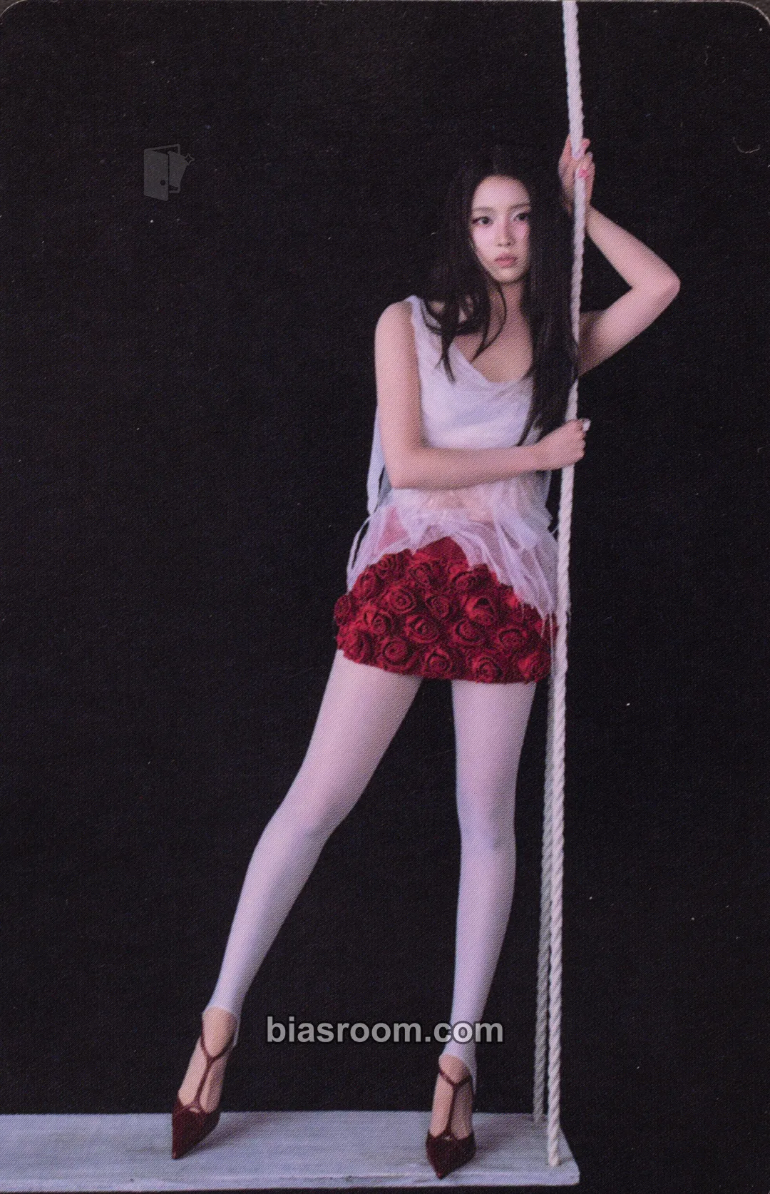Jiwoo Heavy Serenade Photocard - NMIXX - NMIXX K-pop photocard
