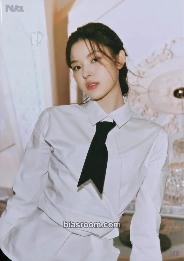 izna - Mai - N/a Album pop-up store A4 merch photo print