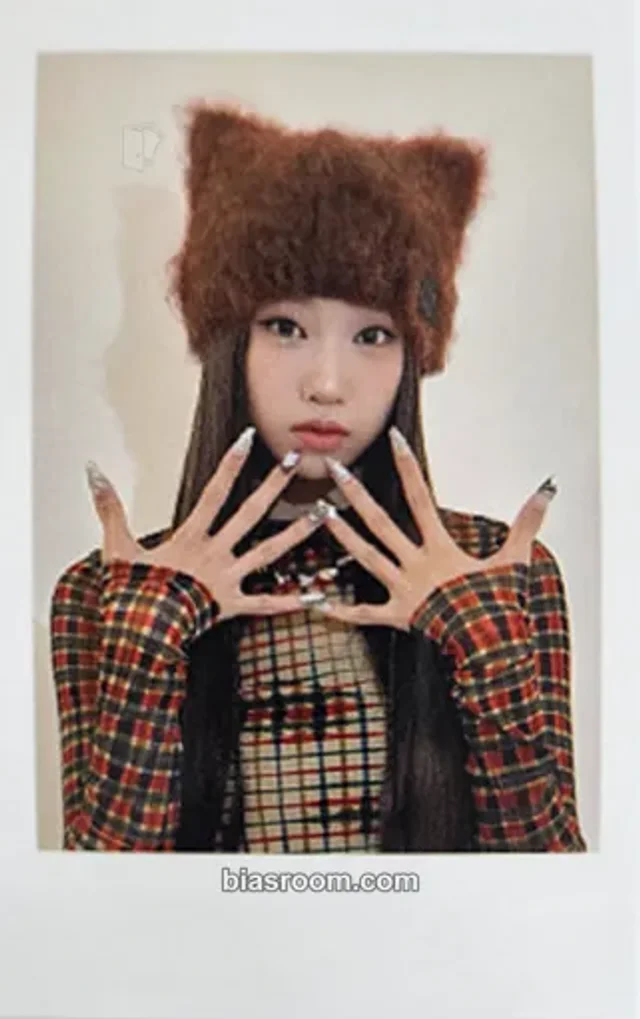 izna - Choi Jungeun - N/a Album pop-up store naya zone polaroid
