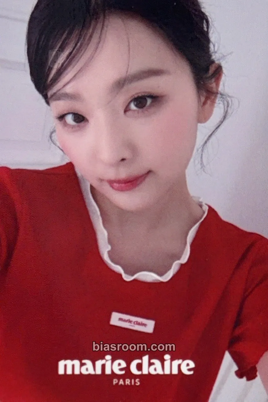 Seulgi Seulgi × Marie Claire Photocard - Red Velvet - Red Velvet K-pop photocard