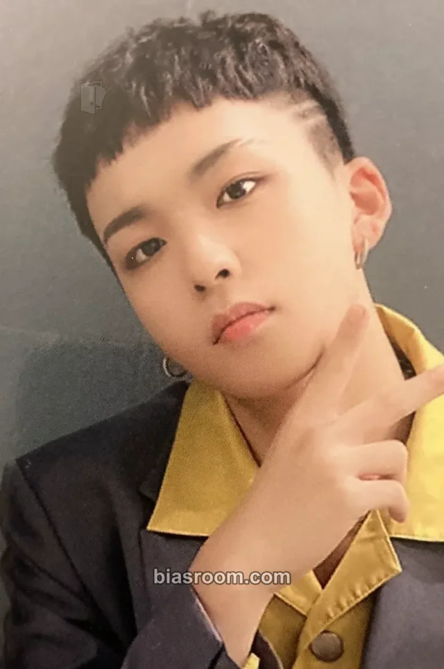 D-CRUNCH - Hyunho - Across The Universe Album pob (pre-order benefit) makestar