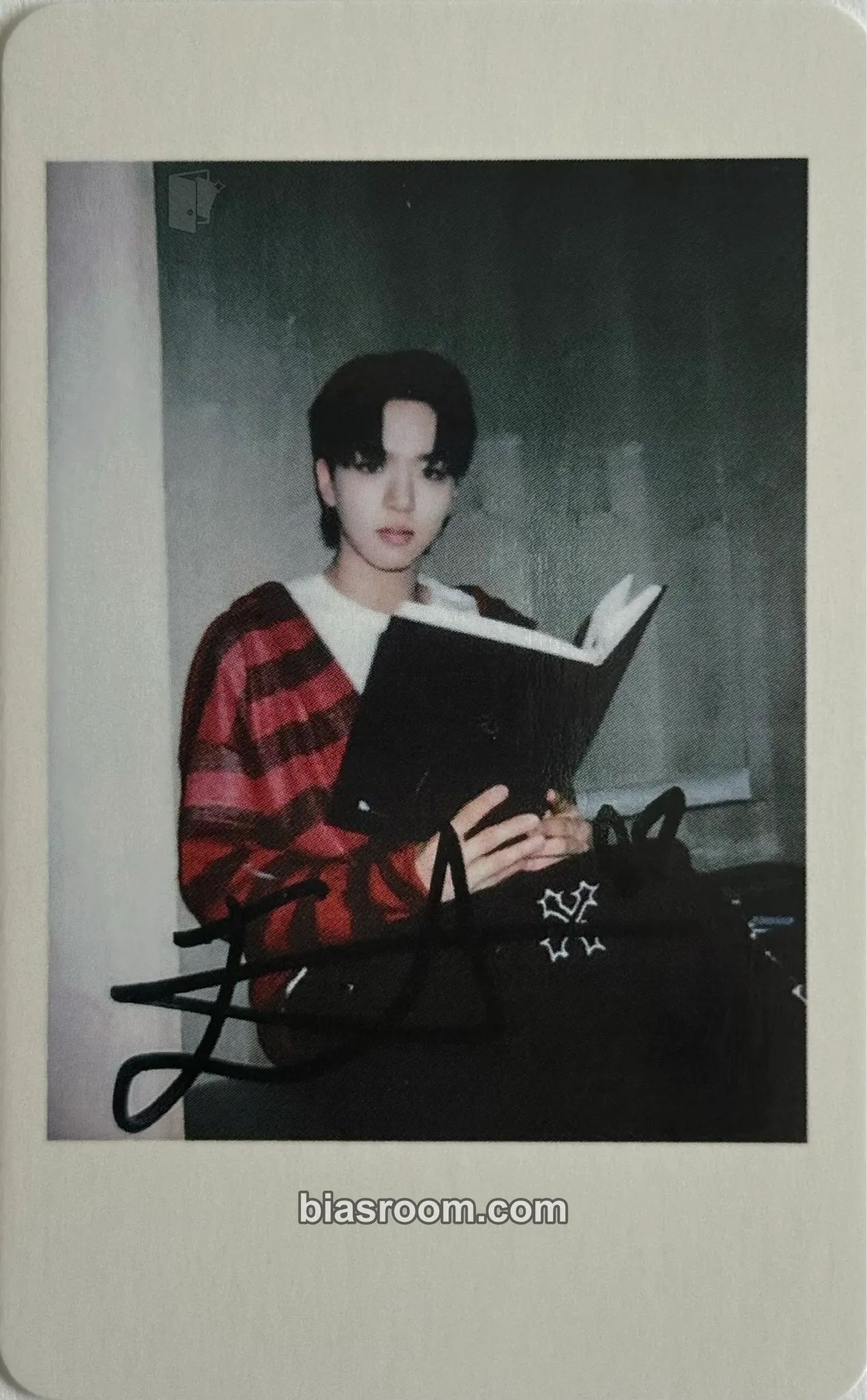 Hyunjun Chapter: New is Now Photocard - NouerA - NouerA K-pop photocard