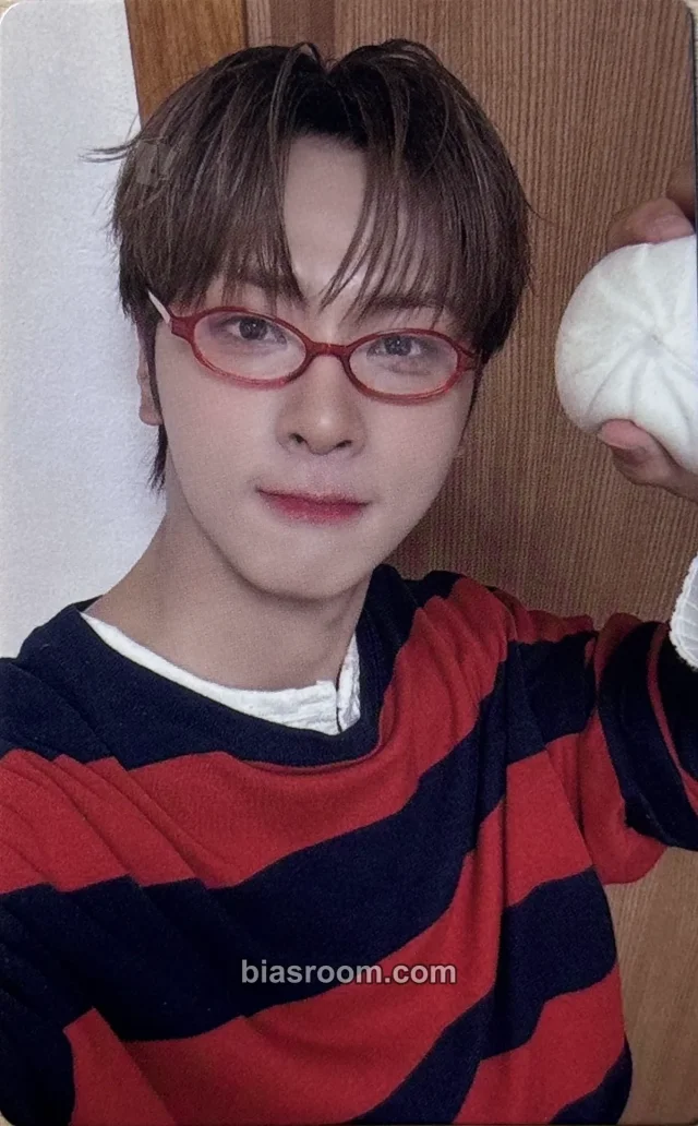 BAE173 - Yoojun - NEW CHAPTER : DESEAR Album video call (fancall) jump up
