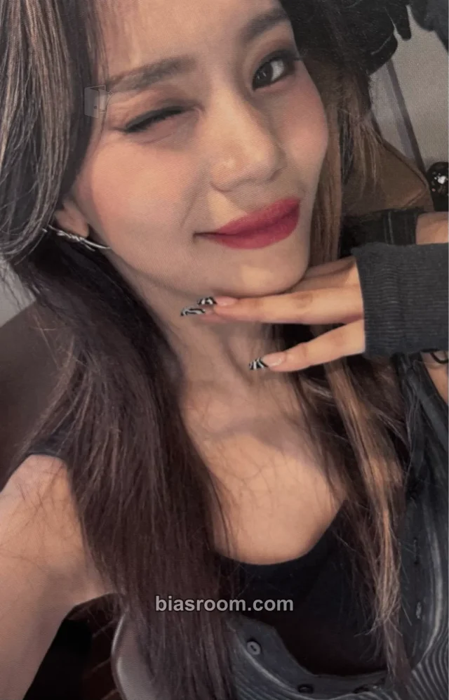 VIVIZ - Umji - VERSUS Album daily duck video call (fancall) round 6