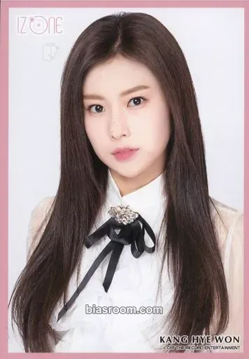Hyewon KCON 2019 Photocard - IZ*ONE - IZ*ONE K-pop photocard