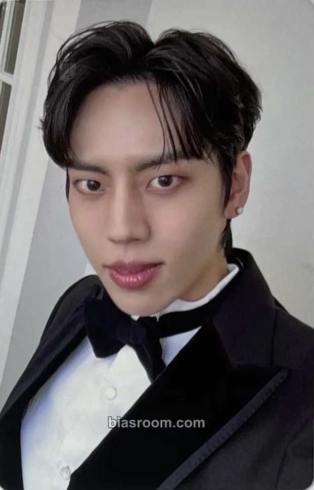 Dongwoo Limited Edition (15th anniversary concert) Photocard - INFINITE - INFINITE K-pop photocard