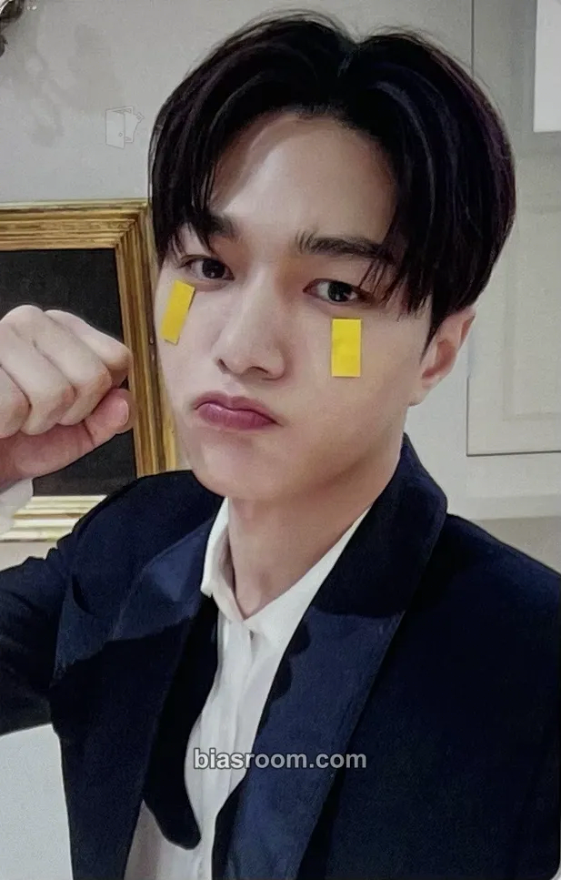L / Myungsoo Limited Edition (15th anniversary concert) Photocard - INFINITE - INFINITE K-pop photocard