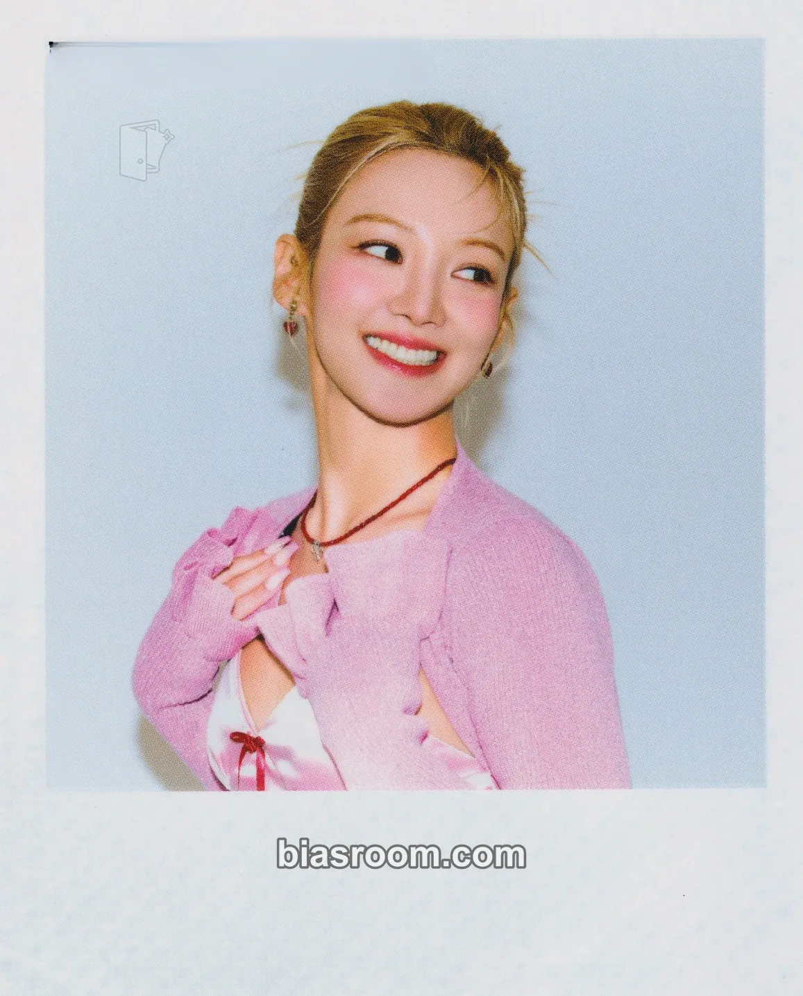 Hyoyeon Season's Greetings 2025 Photocard - Girls' Generation - Girls' Generation K-pop photocard