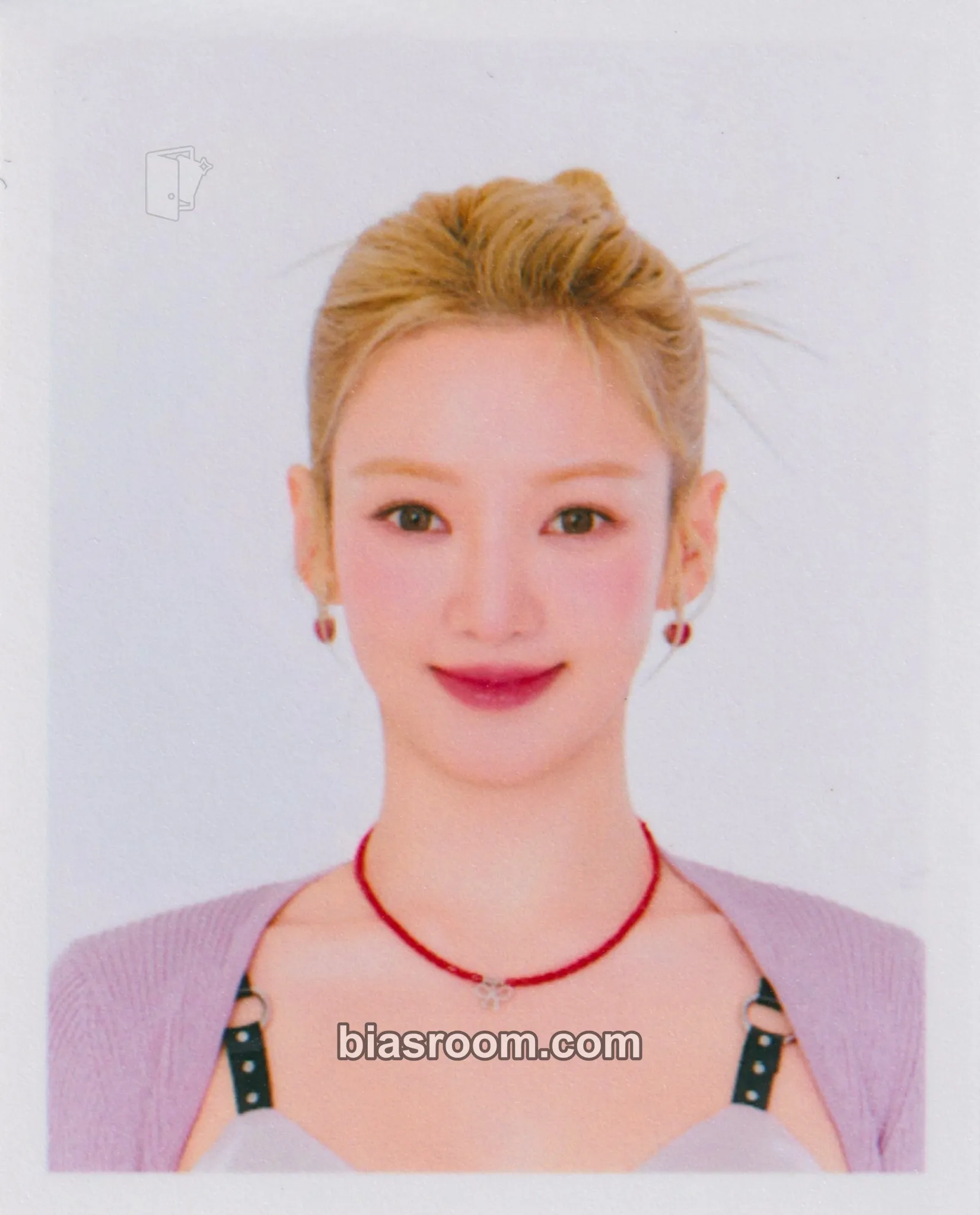 Hyoyeon Season's Greetings 2025 Photocard - Girls' Generation - Girls' Generation K-pop photocard