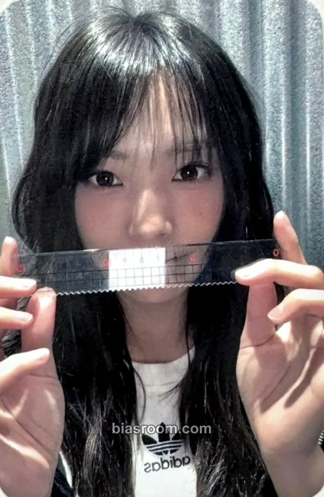 Siyeon In a Million Noises, I'll Be Your Harmony Photocard - QWER - QWER K-pop photocard