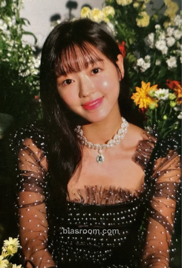 OH MY GIRL - YooA - Secret Garden Album album photocard day version double-sided