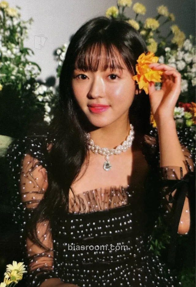 OH MY GIRL - YooA - Secret Garden Album album photocard night version double-sided