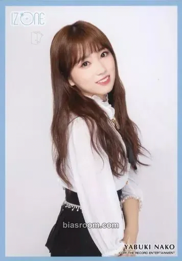 Nako KCON 2019 Photocard - IZ*ONE - IZ*ONE K-pop photocard
