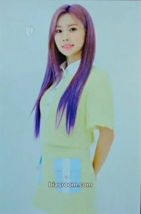 Hyewon ONEIRIC THEATER Photocard - IZ*ONE - IZ*ONE K-pop photocard