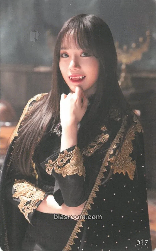 Jo Yuri Vampire Photocard - IZ*ONE - IZ*ONE K-pop photocard