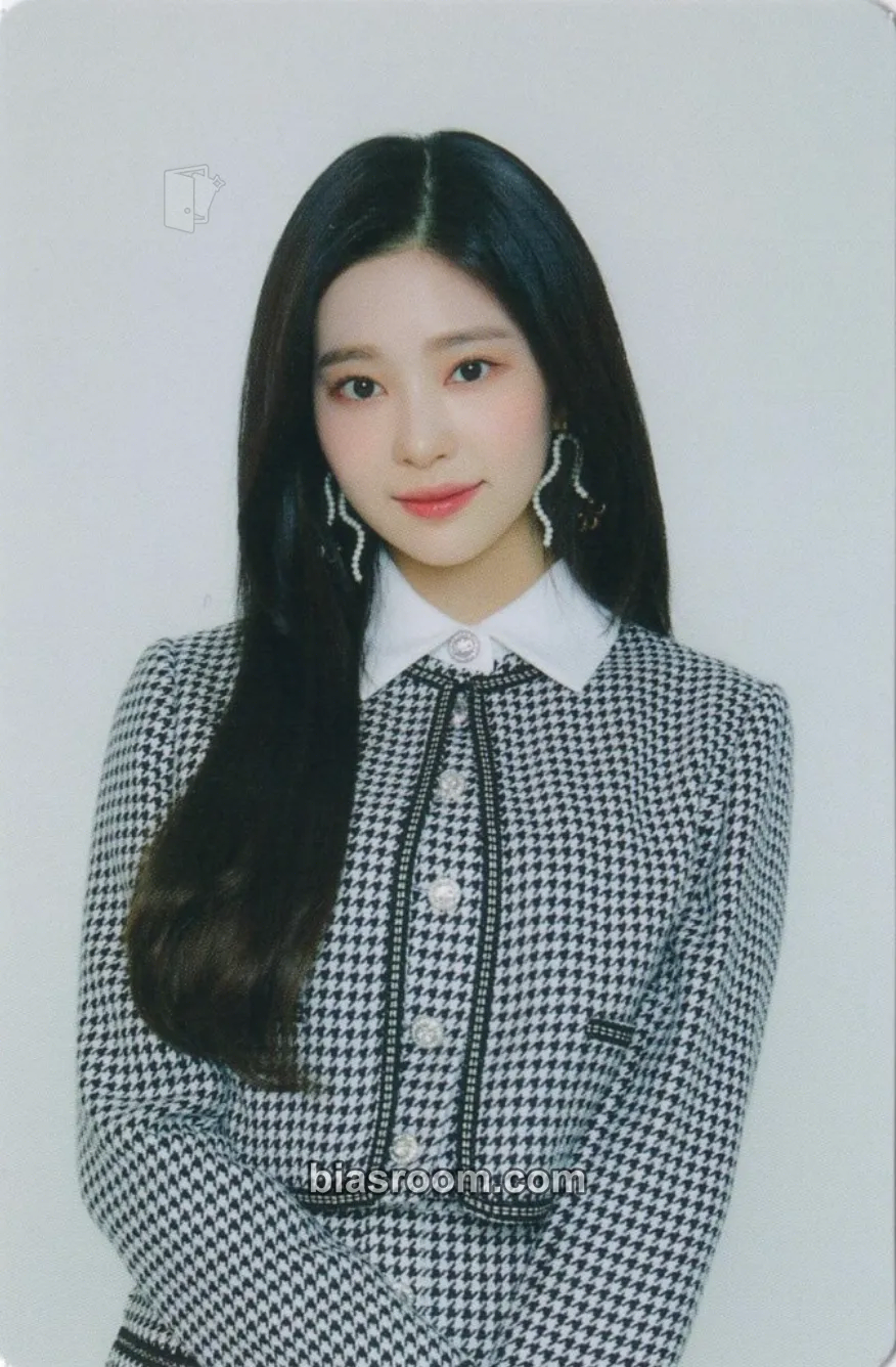 Minju ONE, THE STORY Photocard - IZ*ONE - IZ*ONE K-pop photocard