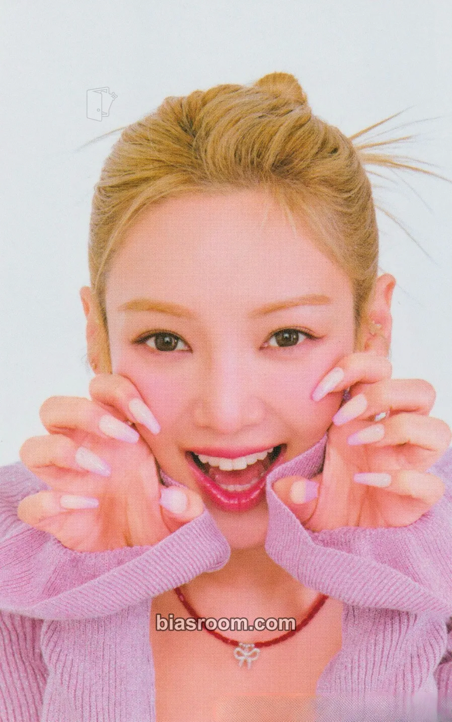 Hyoyeon Season's Greetings 2025 Photocard - Girls' Generation - Girls' Generation K-pop photocard