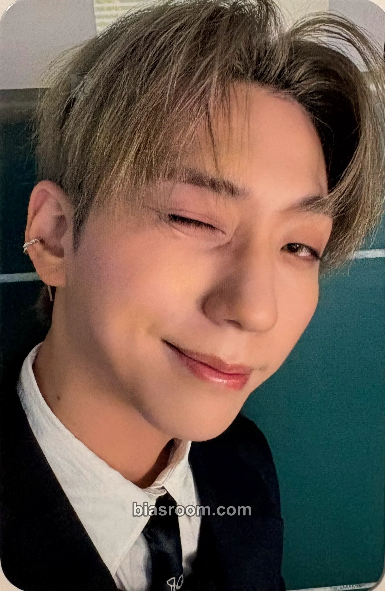 Gunil 2026 Season's Greetings - SUPER NORMAL Photocard - Xdinary Heroes - Xdinary Heroes K-pop photocard