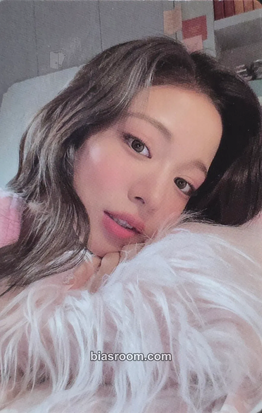 Chaeyoung Unlock My World Photocard - fromis_9 - photocard K-pop fromis_9