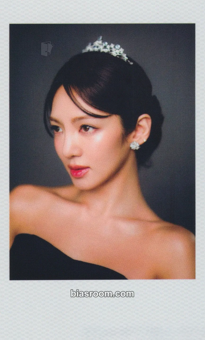 Hyoyeon Season's Greetings 2024 Photocard - Girls' Generation - Girls' Generation K-pop photocard