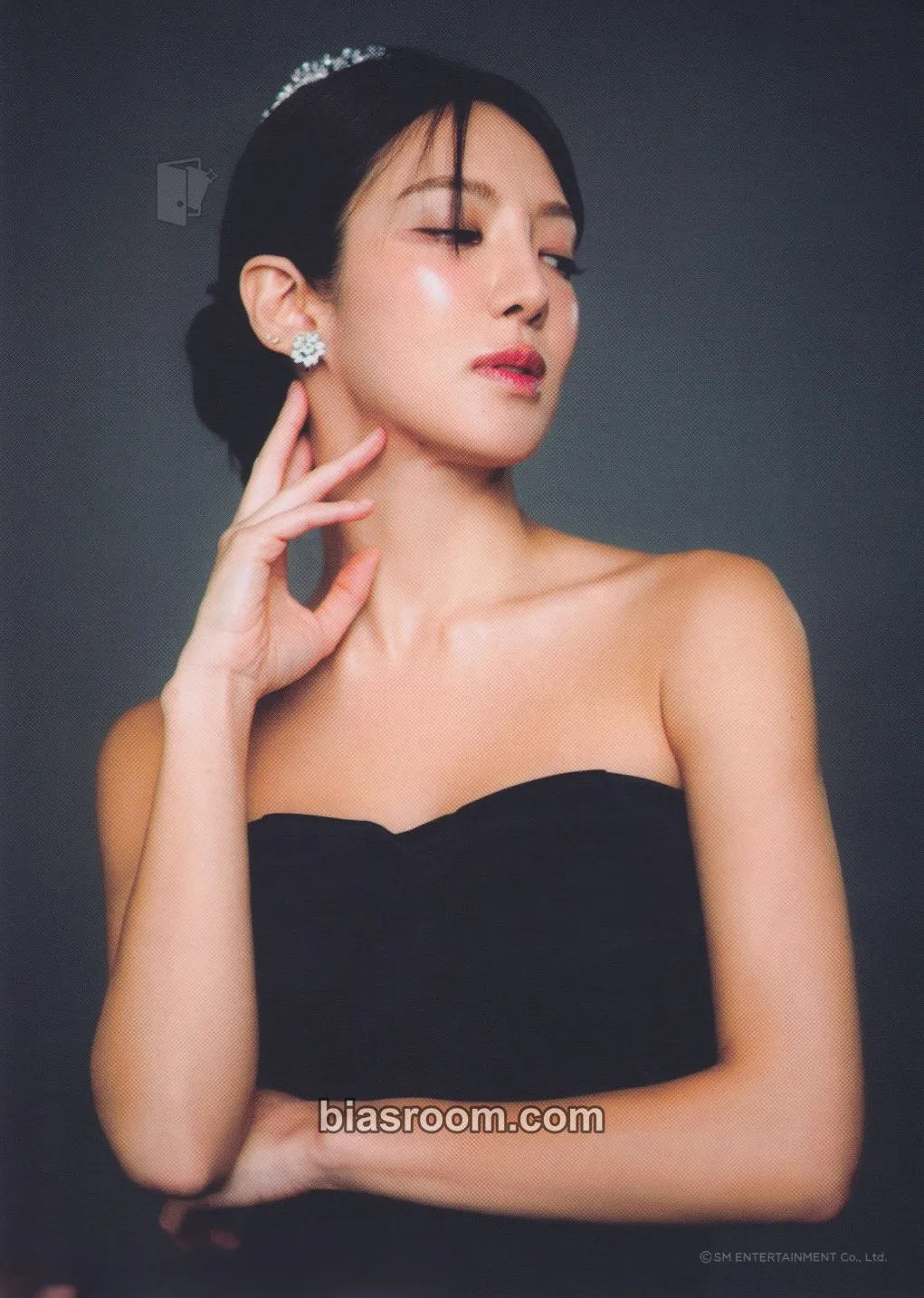 Hyoyeon Season's Greetings 2024 Photocard - Girls' Generation - Girls' Generation K-pop photocard