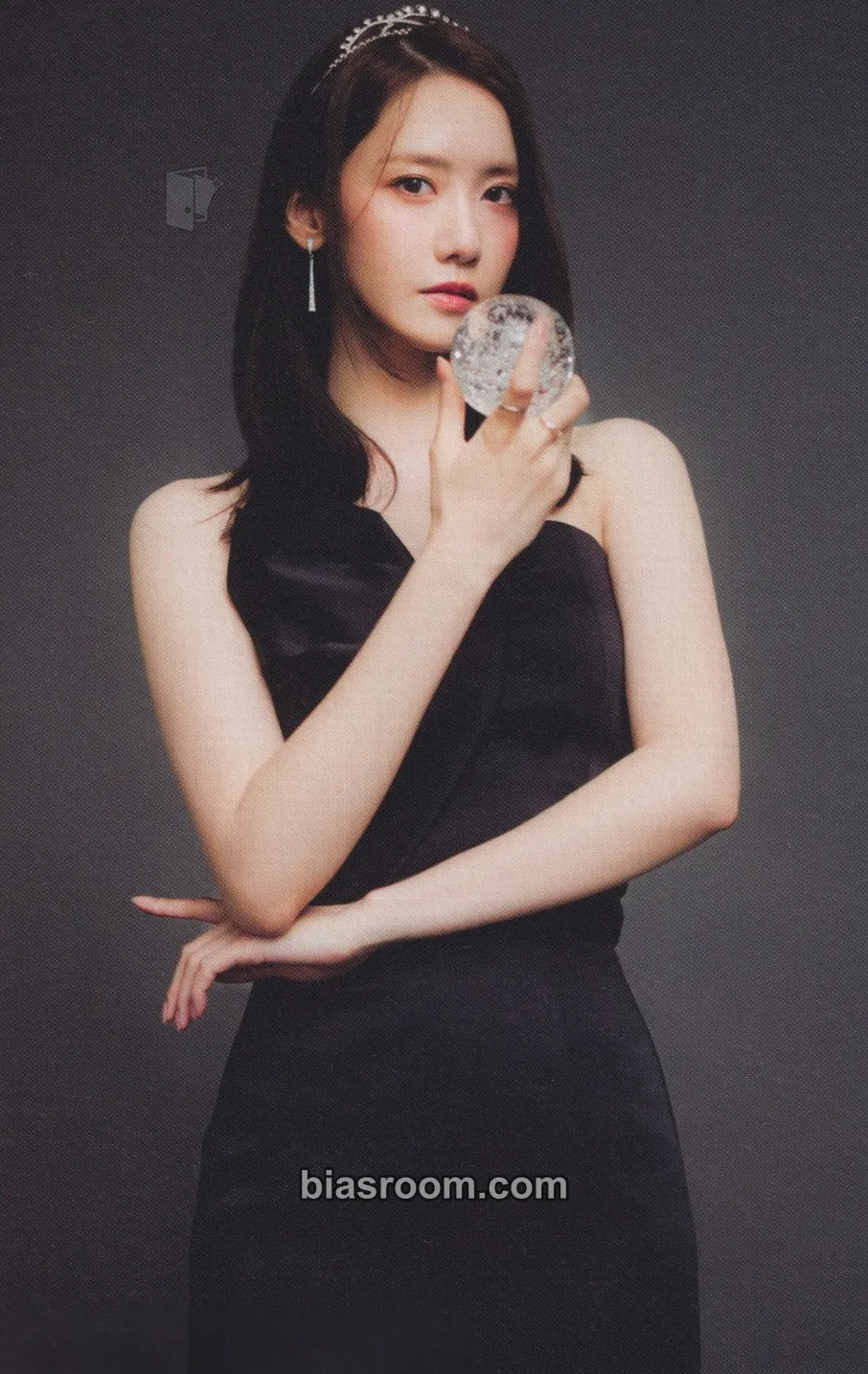 Yoona Season's Greetings 2024 Photocard - Girls' Generation - Girls' Generation K-pop photocard