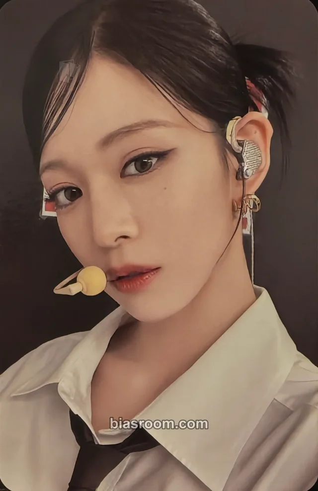 fromis_9 - Chaeyoung - Unlock My World Album event withmuu pop-up store
