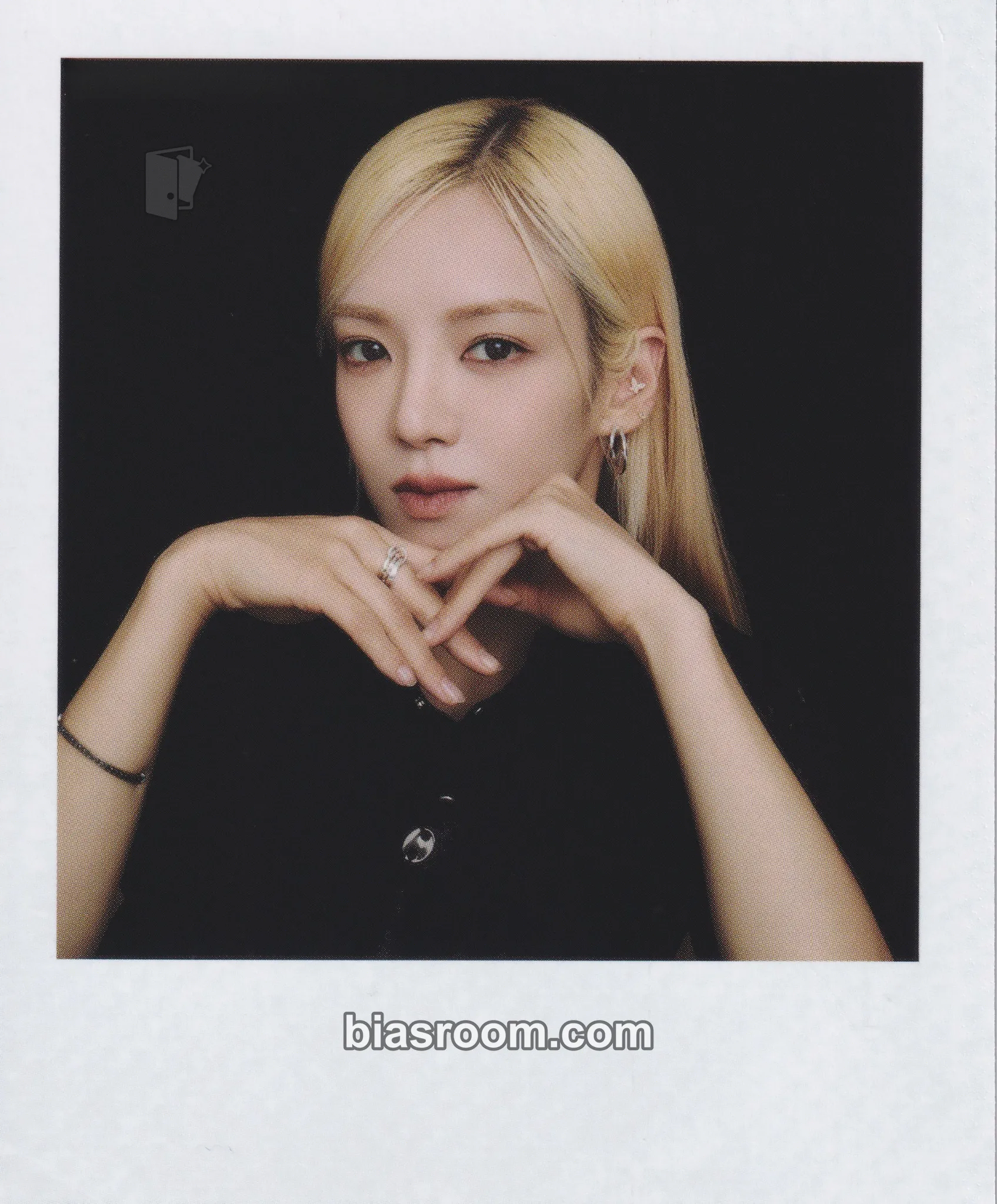 Hyoyeon Girl's Generation-Oh!GG - 2023 Season's Greetings Photocard - Girls' Generation - Girls' Generation K-pop photocard