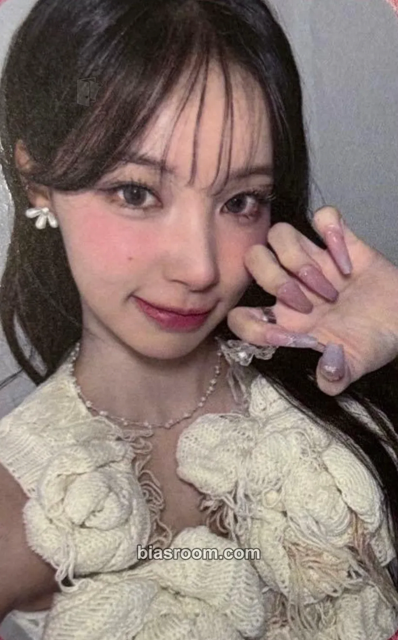 Woni Glow Up Photocard - RESCENE - RESCENE K-pop photocard