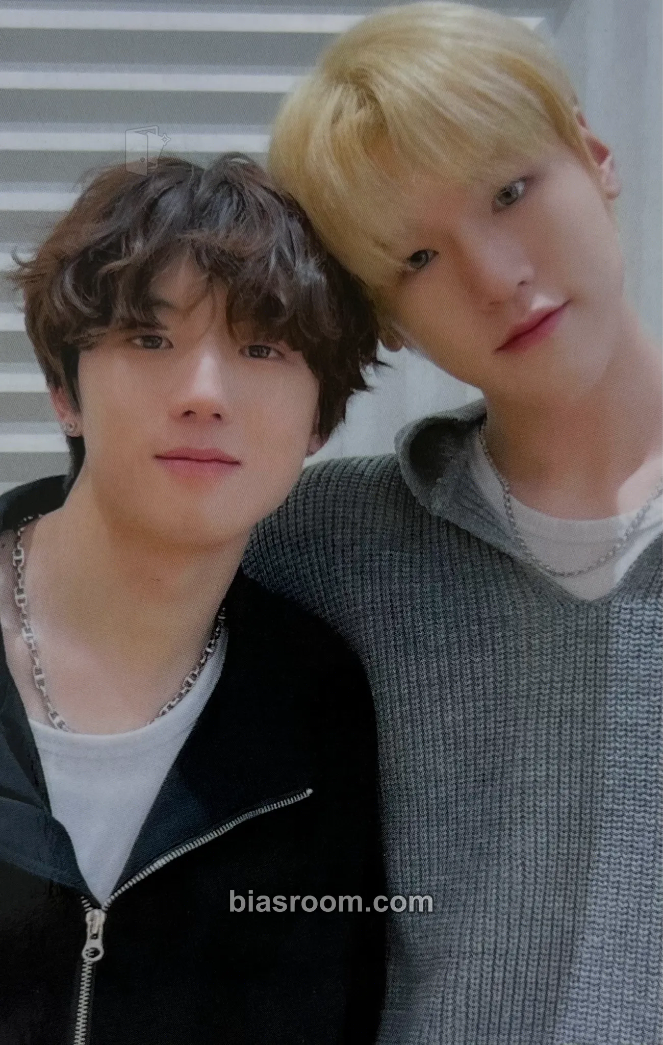 IYU MAGAZINE Photocard - JustB - JustB K-pop photocard