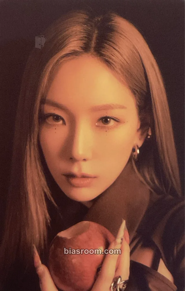 Taeyeon - Taeyeon - INVU Album exhibition photo set merch photocard