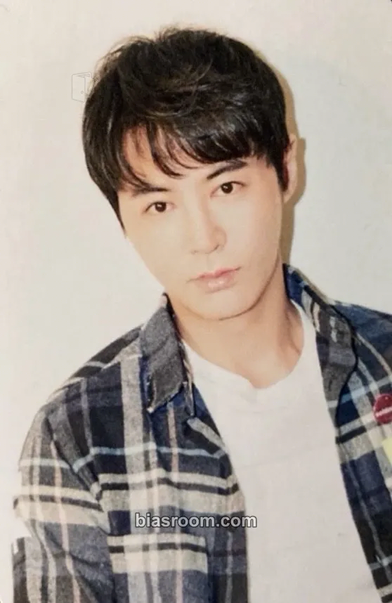 Junjin 2017 Season's Greetings Photocard - Shinhwa - Shinhwa K-pop photocard