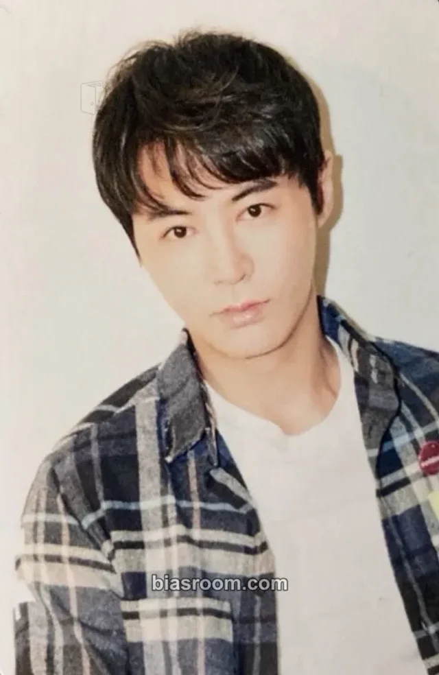 Shinhwa - Junjin - 2017 Season's Greetings Other photocard set