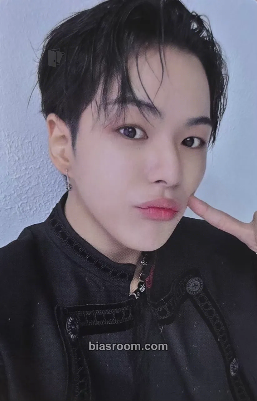 Yoon Jaehyuk REBOOT Photocard - TREASURE - TREASURE K-pop photocard