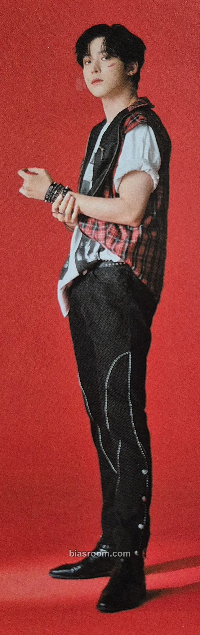 Yunho 2023 Cawaii! Men Magazine Photocard - ATEEZ - ATEEZ K-pop photocard