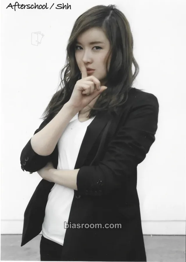 After School - E-Young - Shh Album photo print