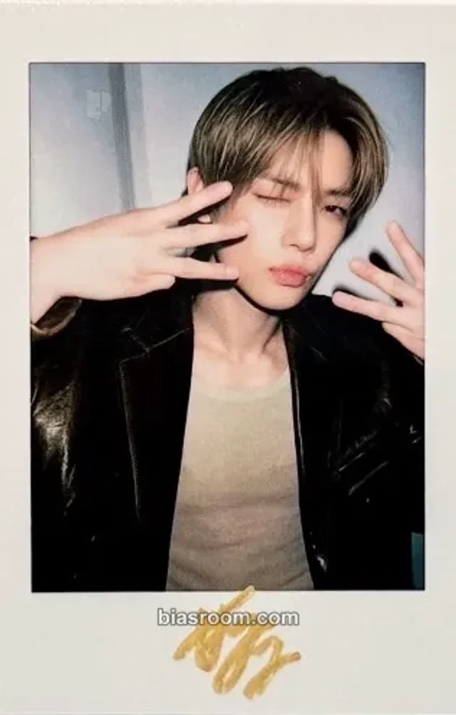 TOMORROW X TOGETHER - Yeonjun - Yeonjun’s Harper’s Bazaar Men’s Magazine Other magazine purchase benefit