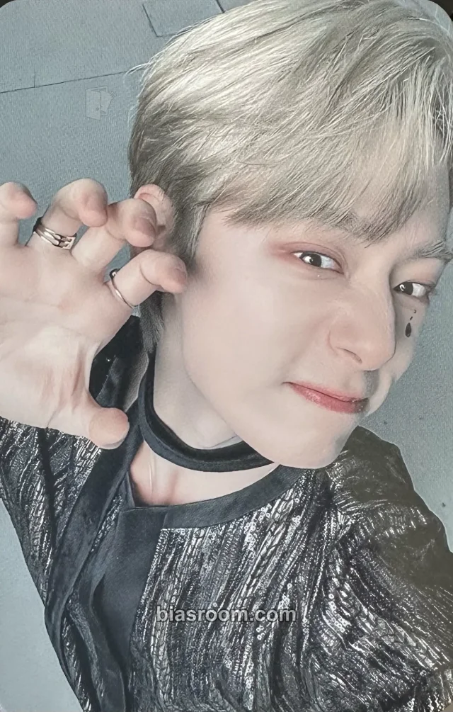 ONEUS - Hwanwoong - PYGMALION Album pob (pre-order benefit) dear my muse (dmm)