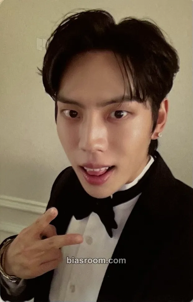 Dongwoo Limited Edition (15th anniversary concert) Photocard - INFINITE - INFINITE K-pop photocard
