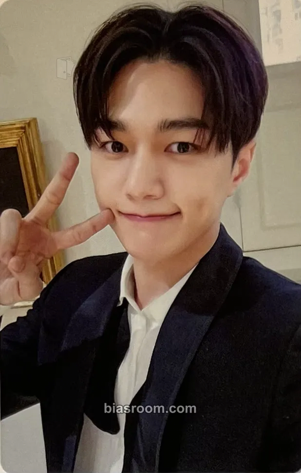 L / Myungsoo Limited Edition (15th anniversary concert) Photocard - INFINITE - INFINITE K-pop photocard