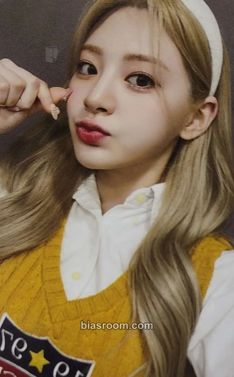 Seeun Teddy Bear Photocard - STAYC - STAYC K-pop photocard