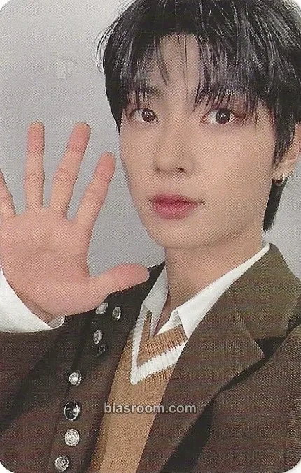 Kanghyun 2025 ONEWE WORLD TOUR 'O! NEW E!volution Ⅳ' Photocard - ONEWE - ONEWE K-pop photocard